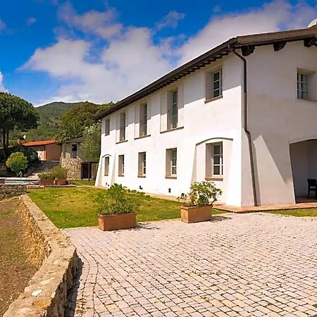 Aparthotel La Chiusa Di Rio 4*
